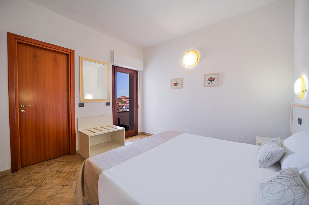 Il Gabbiano Hotel La Maddalena  Ngoại thất bức ảnh