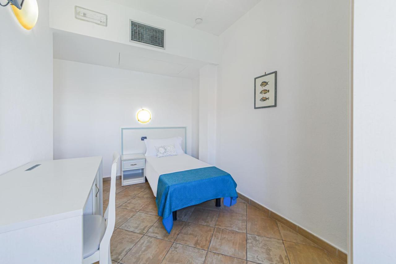 Il Gabbiano Hotel La Maddalena  Ngoại thất bức ảnh